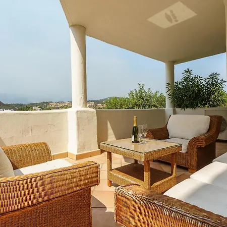 Διαμέρισμα Sunset Golf Garden Corner Shared Pool Εστεπόνα