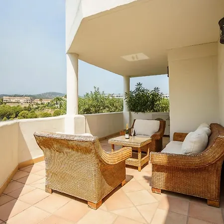 Sunset Golf Garden Corner Shared Pool Διαμέρισμα Εστεπόνα