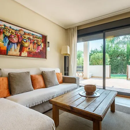 Sunset Golf Garden Corner Shared Pool Apartment *