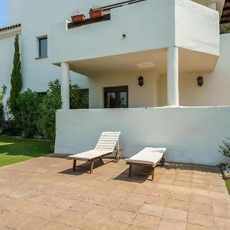 Sunset Golf Garden Corner Shared Pool Apartment